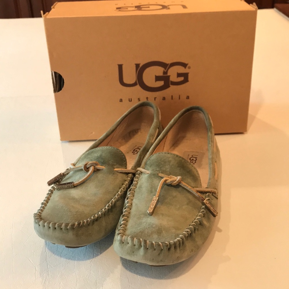 Ugg Tie Bow wasabi suede moccasin size 8